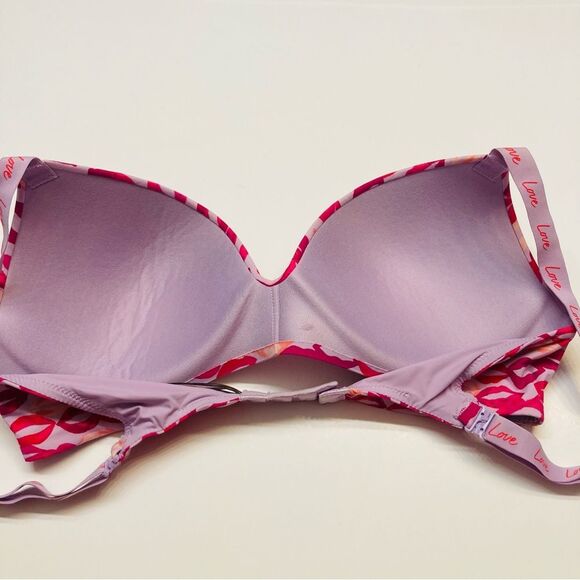 Victoria's Secret T-Shirt Lightly Lined Wireless Bra 34C Pink Lips Love Straps - Picture 8 of 10